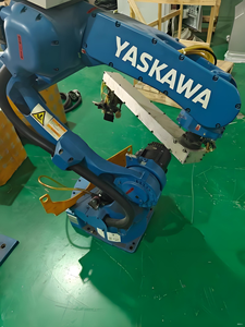 Robot industriel vertical multi-articulations GP12 à 6 axes, charge utile 12 kg, moteur servo-électrique, IP54/IP67, pour assemblage et distribution - Product Image 2
