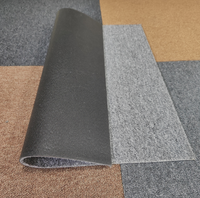 Le tapis en nylon de couleur unie d'anti-inflammabilité couvre les matériaux de décoration de couverture de plancher de support de PVC de 50cm