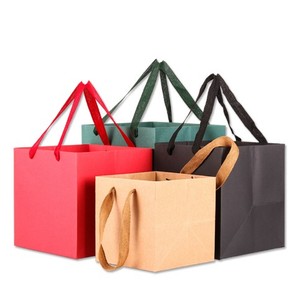 Venta al por mayor de estampado en caliente de lujo logotipo personalizado impreso <span class=keywords><strong>verde</strong></span> de cartón de papel kraft bolsa de compras con <span class=keywords><strong>mango</strong></span> - Product Image 3