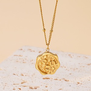 Femmes Gravé Personnalisé Sceau de Cire Fleur Timbre Pendentif Charm Collier Ras du Cou Acier Inoxydable Pièce Ronde Disque <span class=keywords><strong>Médaille</strong></span> Pendentifs - Product Image 1