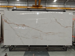 Dalles murales populaires en <span class=keywords><strong>pierre</strong></span> frittée Calacatta Gold, grand format moderne, 3200x1600mm, pour design intérieur et plateaux de table en porcelaine - Product Image 1