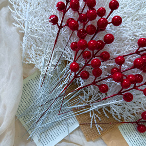 Branches de pin artificielles blanches avec baies rouges 30cm-100cm, lot multi-pièces, décoration de Noël - Product Image 2