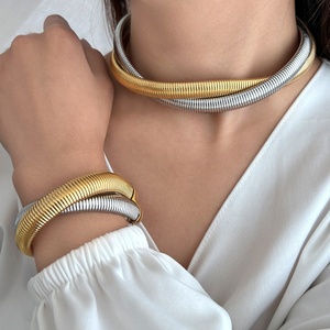 Phụ Nữ Đồ Trang Sức Thời Trang Bộ 18K Mạ Vàng Thép Không Gỉ Hai Lớp Dày Chuỗi Bện Choker Vòng Cổ Vòng Đeo Tay Bangle Bộ - Product Image 2