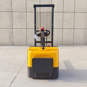 Nuevo apilador eléctrico Apilador eléctrico de 2 toneladas Precio Apilador de pie para pasillos estrechos - Product Image 1