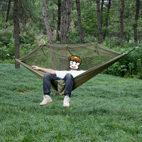 Vente de gros, hamac double léger et confortable pour camping, lit suspendu avec moustiquaire, chaise pivotante