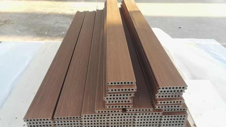 Co-extrusion High Strength WPC Composite Decking Wood