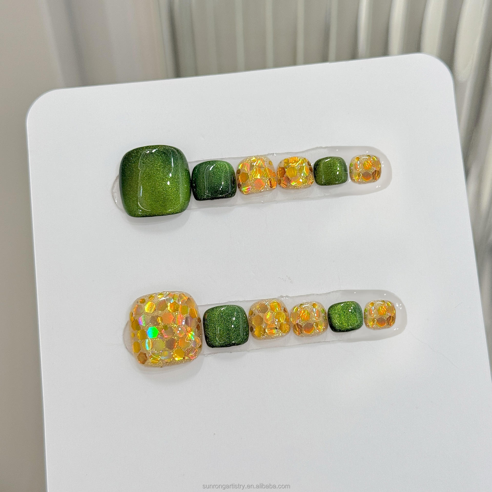 สีเขียว