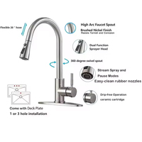 Robinet de cuisine en acier inoxydable brossé à douchette extractible haute arche, mitigeur chaud/froid pour projets hôteliers et villas de luxe