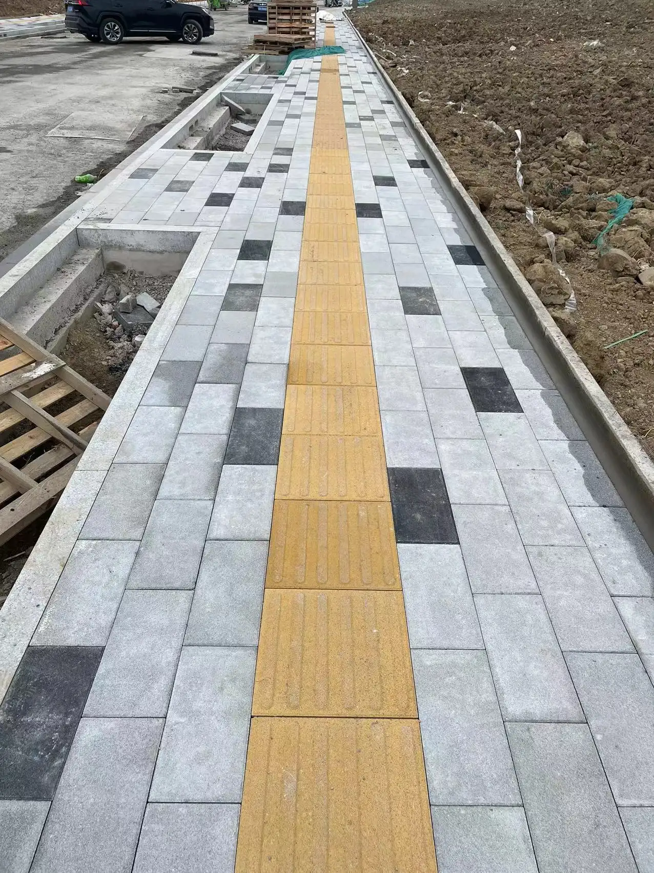 Direct Factory Sale Recycled Blind Road Solid Outdoor Concrete Brick Mobile High Quality Product