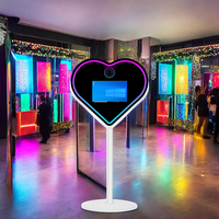 Miroir Photobooth Magique Portable à Écran Tactile de 21,5 Pouces – Équipement Publicitaire Traditionnel et Populaire pour Mariages et Fêtes