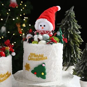 Lot d'accessoires en feutre DIY de Noël en gros : formes de bonhomme de neige et de renne pour décorations personnalisées - Product Image 3