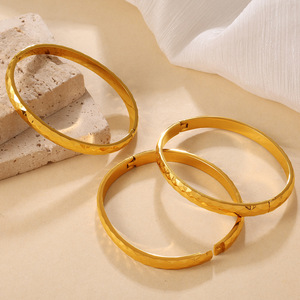 Pulsera Minimalista de Moda Europea y Americana con Corte de Diamante y Diseño de Ondas, Chapada en Oro de 18K, Diseño Abierto, Joyería Unisex - Product Image 2