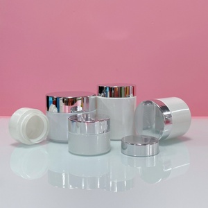 บรรจุภัณฑ์กระปุกเครื่องสำอาง 20 กรัม 25 กรัม 30 กรัม 50 กรัม 60 กรัม 1 ออนซ์ 100 กรัม กระปุกครีมแก้วสีขาวมุกหรูหรา ฝาสีเงินสีทอง - Product Image 4