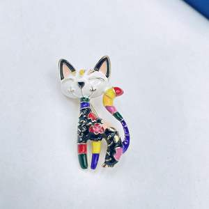 Ramillete europeo y americano transfronterizo retro lindo gatito rhinestone animal broche exquisito collar de diamantes broche al por mayor - Product Image 5