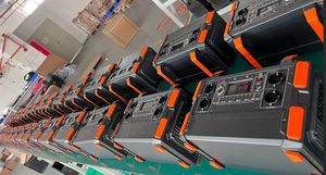สถานีไฟฟ้าพกพา พลังงานแสงอาทิตย์และรถยนต์ 1000W 1200W คลื่นไซน์บริสุทธิ์ สำหรับตั้งแคมป์กลางแจ้ง กรณีฉุกเฉิน A5&A6&T11 แบตเตอรี่ลิเธียมไอออนความจุสูง - Product Image 6