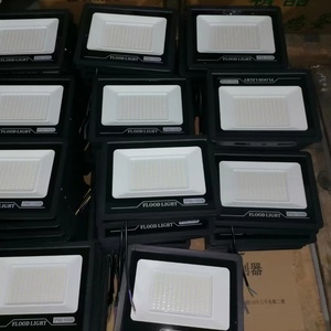 Projecteur LED Haute Puissance 10W 20W 30W 50W 100W 150W 200W 300W 400W pour Terrains de Football et Places Publiques - Product Image 4