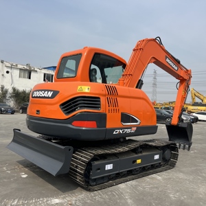 รถขุดไฮดรอลิกมือสอง DOOSAN D75-9C ขนาด 7.5 ตัน สำหรับงานคลุมดินในพื้นที่ขยะ มีความยืดหยุ่นสูง ทนทานยาวนาน - Product Image 6