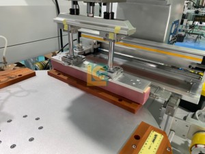Máquina de impresión de almohadilla de regla de plástico completamente automática de alta eficiencia con sistema de alimentación automática - Product Image 3