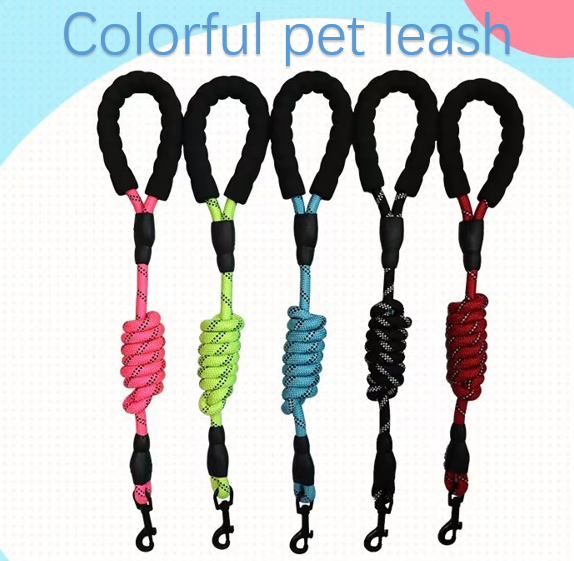 Durable Pet Retractable Leashes Luxury Nylon Cat Leash Red Color