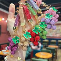 Gantungan Kunci Anggur Berlian Penuh Berkilau Baru, Cocok untuk Aksesoris Gantung, Liontin Tas, dan Hadiah Kenang-kenangan
