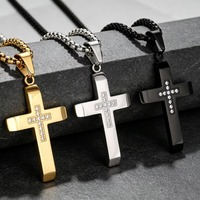 Collier avec pendentif croix en acier inoxydable poli, breloques croix incrustées de strass brillants avec chaîne en boîte, bijoux religieux pour hommes