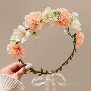 Diadema de Flores Rosadas Estilo Hada, Guirnalda de Flores Realistas para Fotografía, Festivales de Música, Fiestas y Regalos de Cumpleaños - Product Image 5