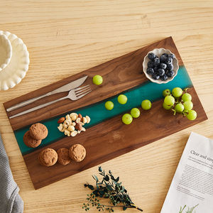 Tabla de cortar de resina y madera de nogal negro natural para servir charcutería tabla de queso con Río de resina epoxi - Product Image 4