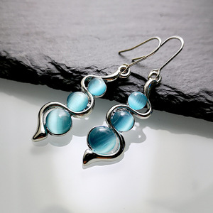 Orecchini Pendenti a Forma di Onda Bohémien con Dettaglio Stile Occhio Blu, Design Retrò, Accessori di Moda per Donne - Product Image 2
