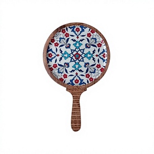Plato para Pizza de Madera Esmaltada Hecho a Mano de Primera Calidad |   Moderna Tabla de Servir de Lujo Apta para Lavavajillas |   Diseño de Tamaño Personalizable | - Product Image 1