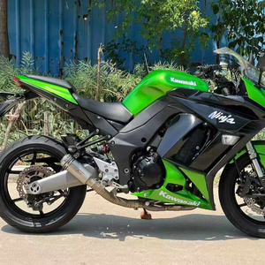 Motocyclette sportive 1000SX d'occasion, état inégal. Moteur 4 cylindres refroidi par liquide de 1000 cm³, Ninja 1000SX Ninja 1000SX Kaw - Product Image 6