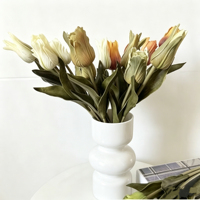 Vente en gros de fleurs artificielles en tulipes au toucher réel, nouveau design, vintage, bouquet de tulipes de 34 cm, décoration de table de mariage, décoration moderne pour la maison