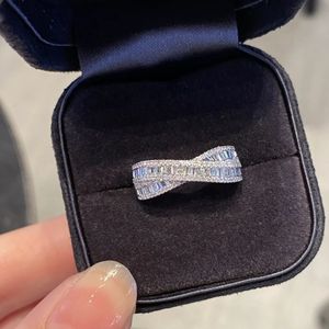 Bague en or massif 18 carats Xinfly avec diamant naturel taille baguette et rond de 0,50 carat, bijou géométrique classique pour mariage et soirée - Product Image 3