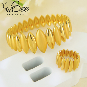 Parure de bijoux vintage de Dubaï, plaqué or 21 carats, style hip-hop italien, bracelets ouverts géométriques et bague pour mariage - Product Image 1