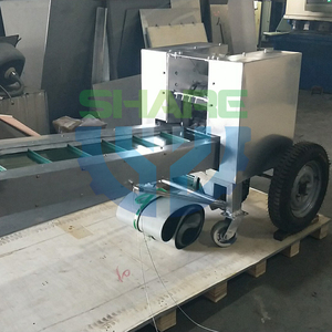 Máquina peladora de piel de coco vieja seca Máquina peladora de cáscara de coco seco Máquina removedora de piel marrón de coco con cinta transportadora - Product Image 3