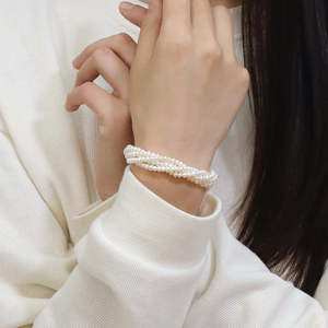 Pulseras Elegantes y Lujosas de Perlas de Agua Dulce Multicapa de 3-4 mm Blancas WENCHI - Product Image 3