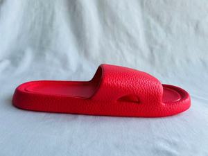 Ciabatte Rosse da Donna con Tomaia in PU e Suola in EVA Antiscivolo per Interni Tutte le Stagioni Taglie 36-41 - Product Image 6