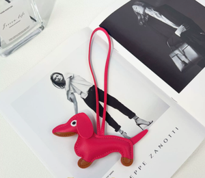 Bán buôn sang trọng da Keychain Túi Mặt dây chuyền trang trí <span class=keywords><strong>Dachshund</strong></span> con chó động vật xe <span class=keywords><strong>Keyring</strong></span> làm bằng PU PVC Chất liệu túi quyến rũ - Product Image 5