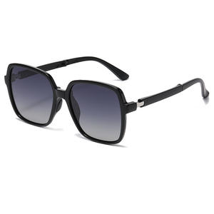 Nuevas Gafas de Sol Polarizadas para Mujer, Montura Grande, Protección UV400, Montura de PC, Lentes TAC, Diseño Plegable a la Moda, Clase 2 - Product Image 4