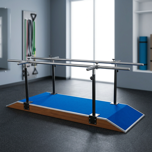Barres parallèles réglables avec tapis bleu pour équipement de rééducation en physiothérapie. - Product Image 2