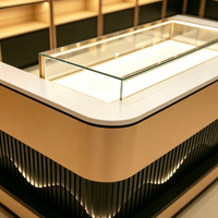 Vitrines et présentoirs sur mesure pour les magasins de spiritueux et de tabac, adaptés aux boutiques haut de gamme de spiritueux et de tabac