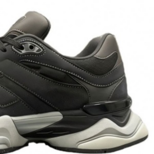 <b>Top</b>-quality fashionable and luxurious sports shoes with thick soles, anti-slip and breathable design, suitable for tennis. - Product Image 2
