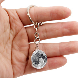 Porte-clés Lumineux Galaxie Solaire en Verre, Breloque <span class=keywords><strong>de</strong></span> Sac, Effet Céleste Terrestre, Soleil, Étoiles, Lune, Univers, Planètes, Brille dans le Noir - Product Image 2