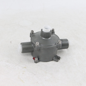 IP66 G3/4 สายเคเบิลกันน้ำอลูมิเนียมกล่องรวมสัญญาณแบบป้องกันการระเบิดแบบสองทางติดเพดานแบบตรงผ่าน 20A ตัวเชื่อมต่อสายไฟ - Product Image 2