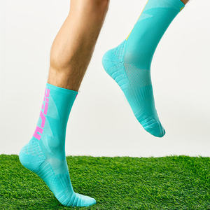 ถุงเท้ากีฬาออกแบบพิเศษเพื่อความสบายสำหรับปั่นจักรยานและวิ่ง - Product Image 1
