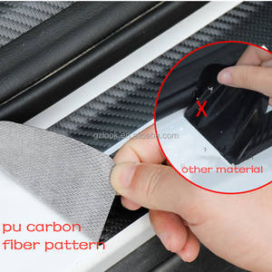 Autocollant <span class=keywords><strong>de</strong></span> voiture en fibre <span class=keywords><strong>de</strong></span> carbone en PU 60CM 40CM avec logo personnalisé pour <span class=keywords><strong>seuil</strong></span> <span class=keywords><strong>de</strong></span> <span class=keywords><strong>porte</strong></span> <span class=keywords><strong>de</strong></span> voiture - Product Image 4