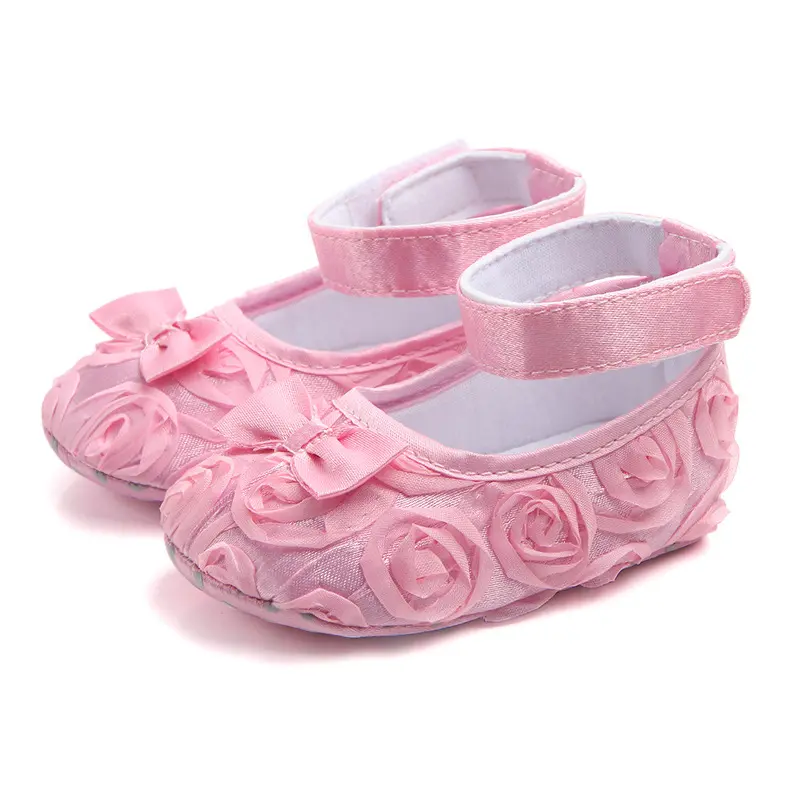 Lovely flower new born baby girl shoes with rose flower design