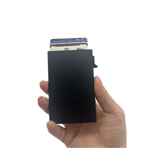 Tùy chỉnh chống RFID chặn nhôm kim loại người đàn ông Ví pop up sợi carbon mỏng tối giản chủ thẻ tín dụng với tiền CLIP hộp