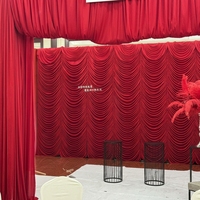 Rideaux de fond de scène ondulés et festonnés tendance pour la décoration de festivals en intérieur et en extérieur