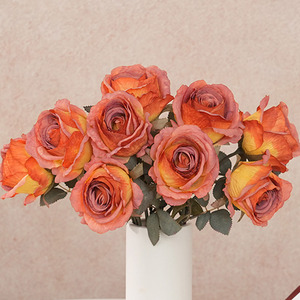 Roses artificielles en soie plastique, fleurs réalistes pour la décoration de la maison et les accessoires de mariage - Product Image 1