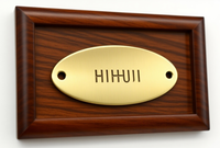Plaque personnalisée en laiton plaqué or, moderne, polie, gravée, forme personnalisée, durable, de haute qualité, décoration de meubles pour la maison HIHUI